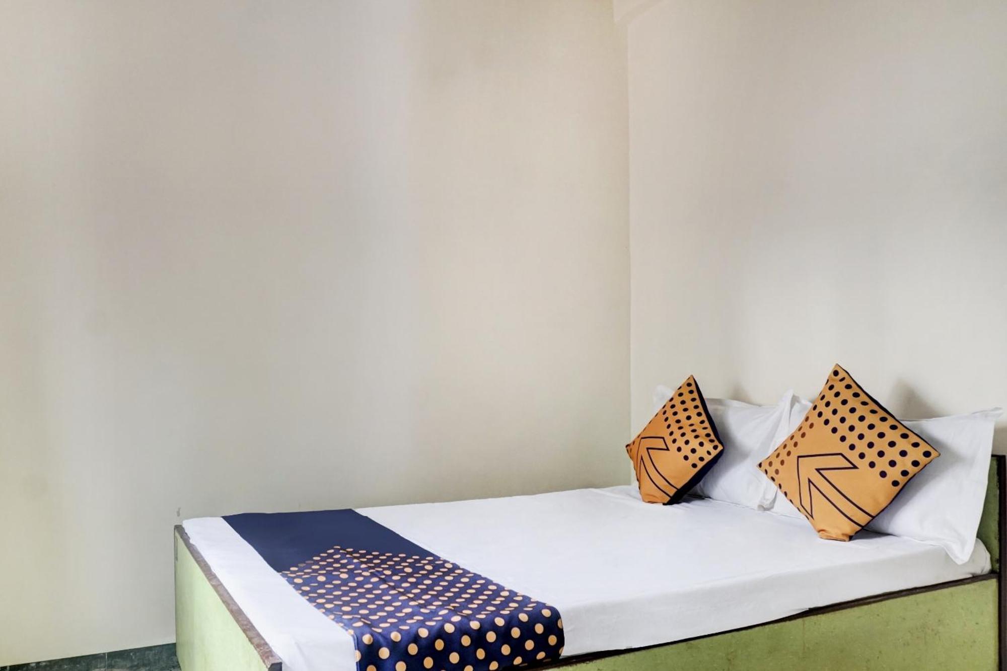 Spot On 74501 Hotel Supriya Garden Vagholi Exterior photo