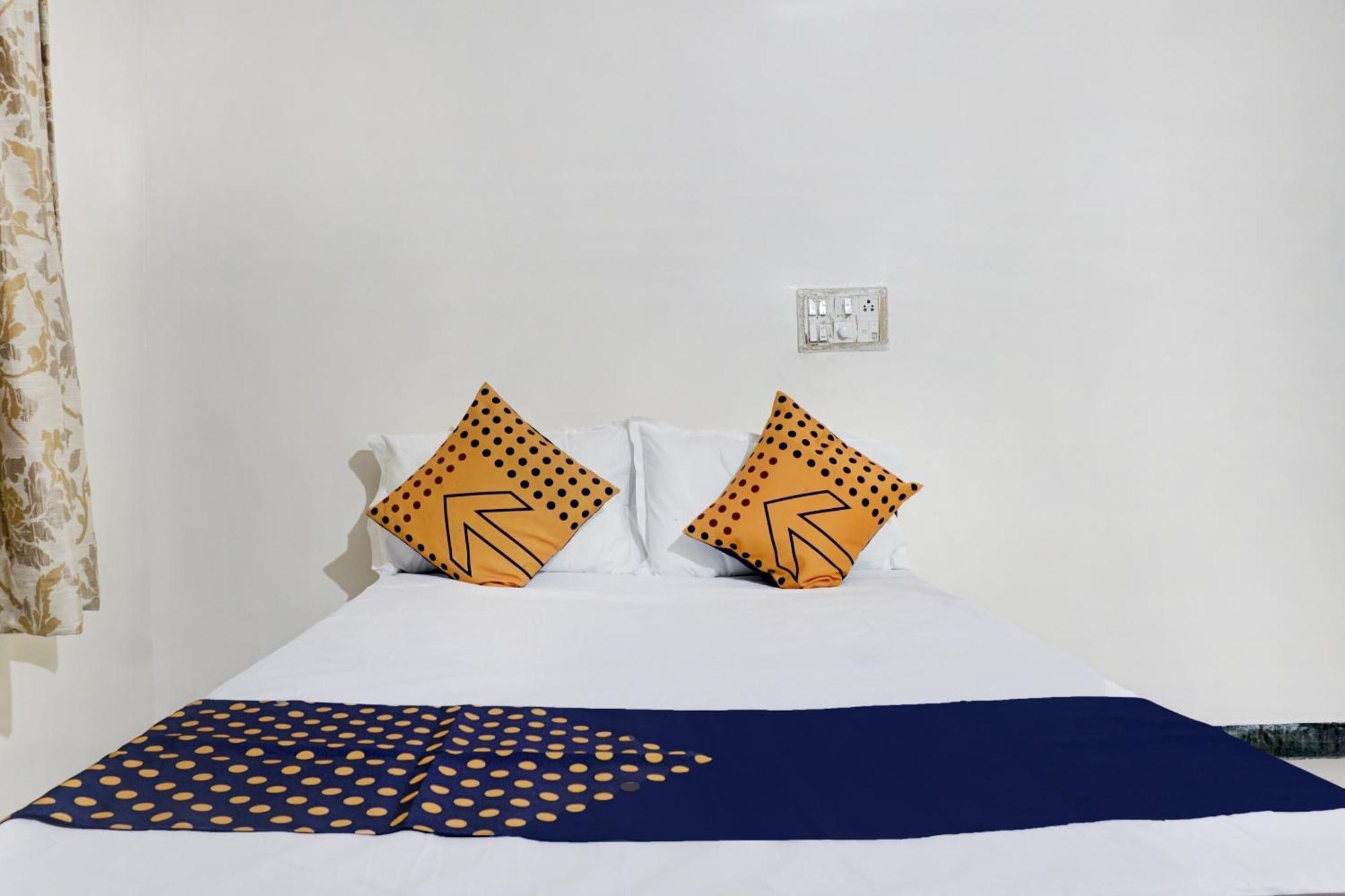 Spot On 74501 Hotel Supriya Garden Vagholi Exterior photo