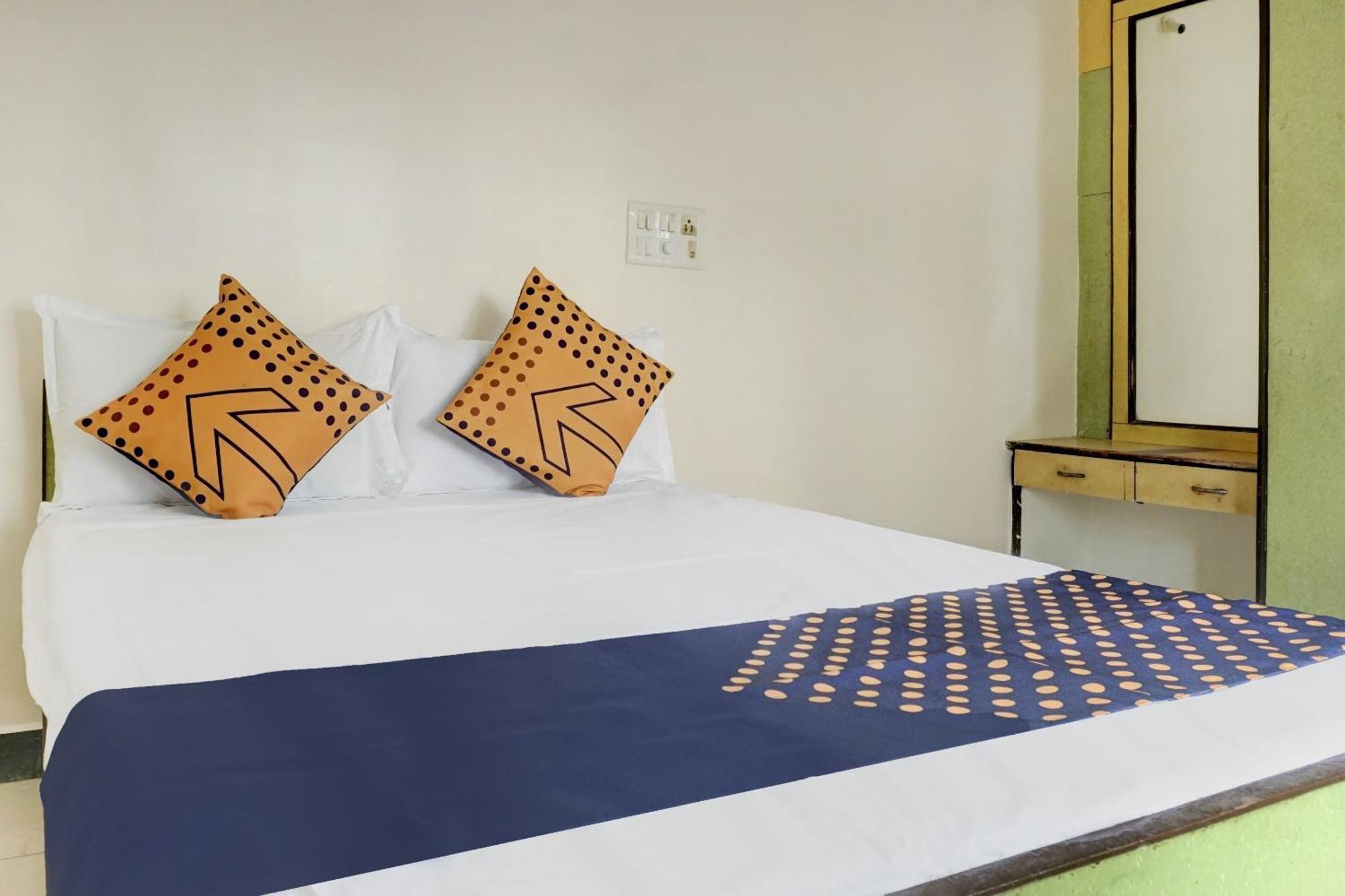 Spot On 74501 Hotel Supriya Garden Vagholi Exterior photo