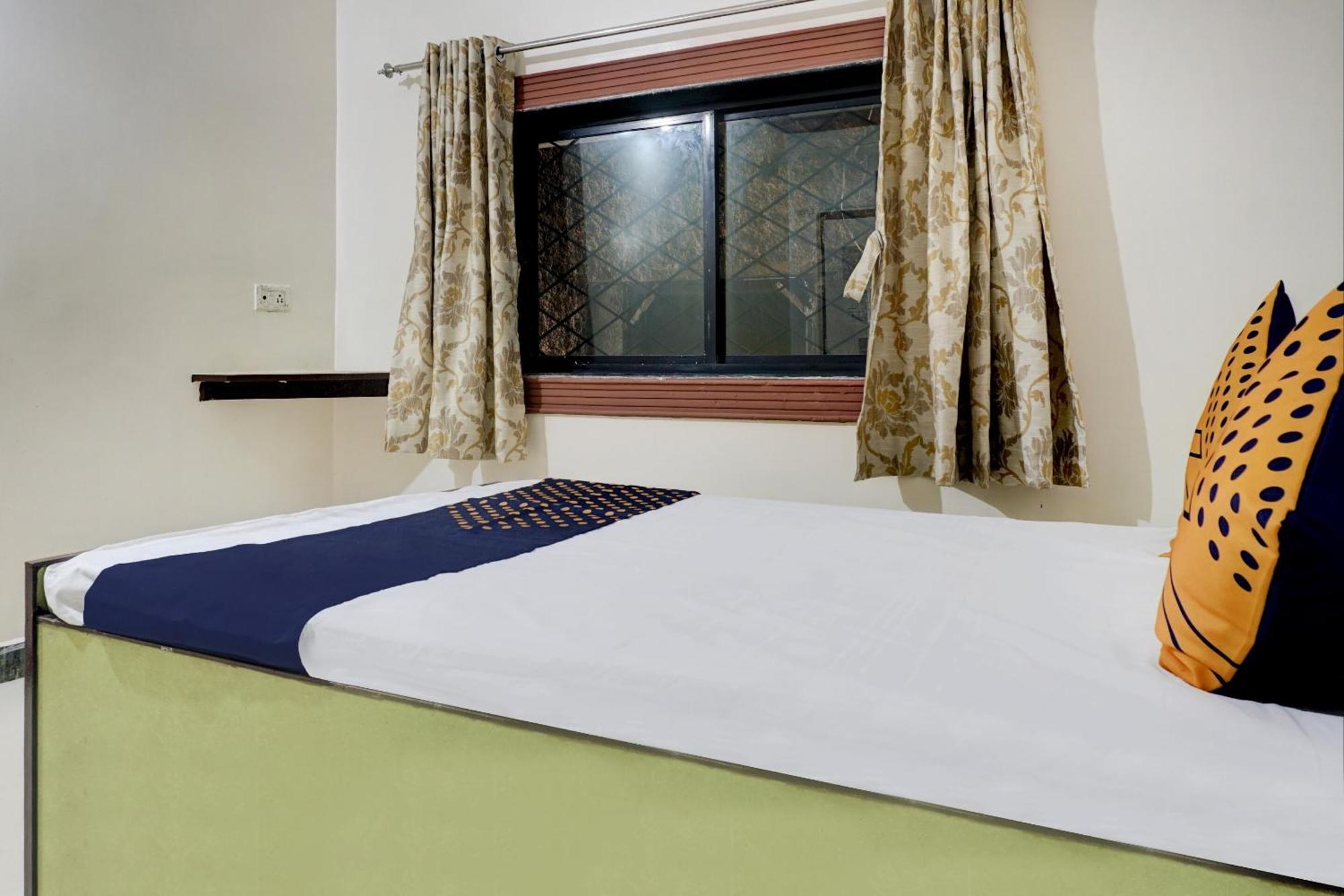 Spot On 74501 Hotel Supriya Garden Vagholi Exterior photo